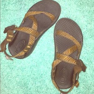 Chacos orange n brown size 2 youth